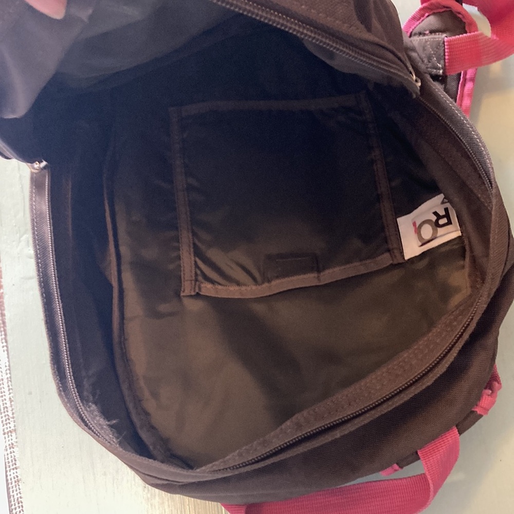 Backpack - Picture 3 of 9